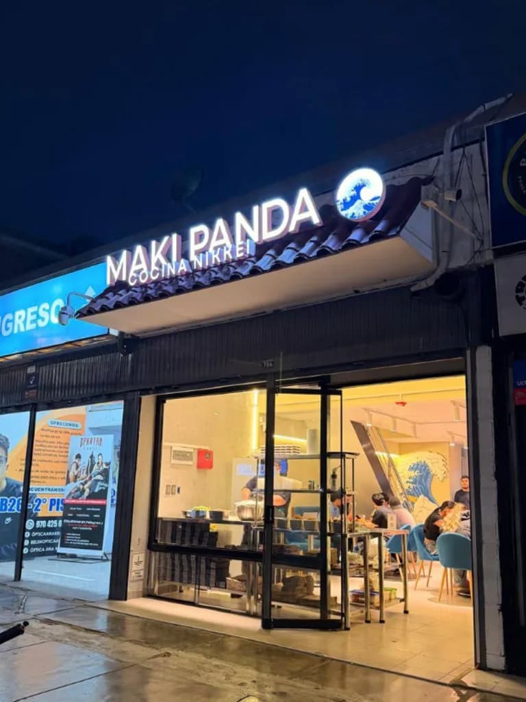 Fachada de la sede Las Quintanas de Maki Panda en Trujillo