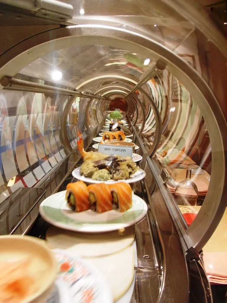 Interior de un local de Maki Panda